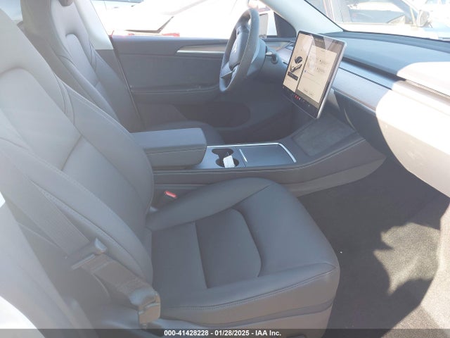 2025 TESLA MODEL Y 7SAYGDED3SA358909 Photo 4