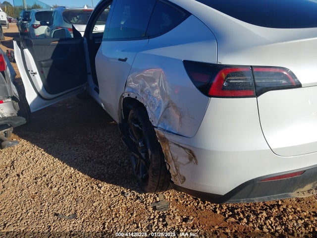 2025 TESLA MODEL Y 7SAYGDED3SA358909 Photo 5