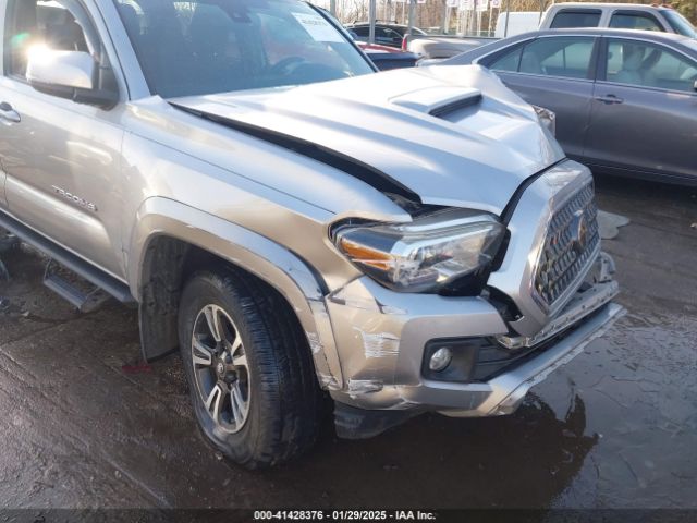 5TFCZ5AN3JX151479 Toyota Tacoma Trd Sport