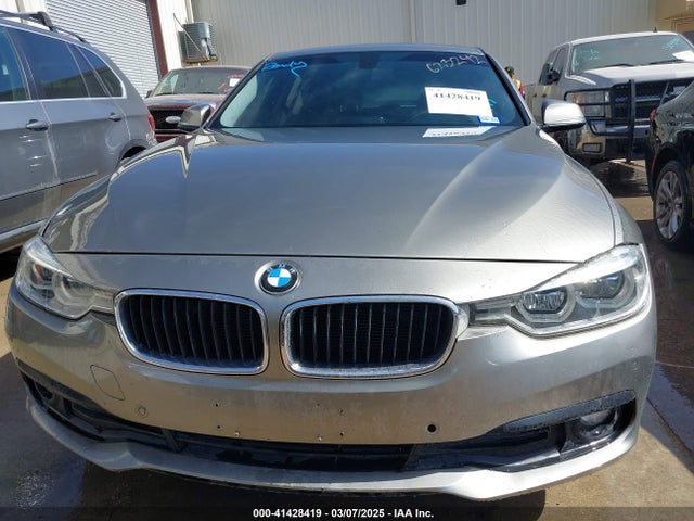 41428419 :رقم المزاد ، WBA8A9C55JK623242 vin ، 2018 Bmw 320i مزاد بيع