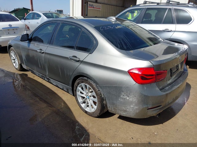 41428419 :رقم المزاد ، WBA8A9C55JK623242 vin ، 2018 Bmw 320i مزاد بيع