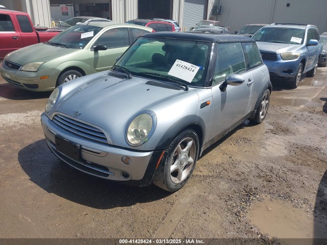 2005 MINI COOPER WMWRC33505TK60747 Photo 1