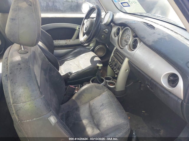 2005 MINI COOPER WMWRC33505TK60747 Photo 4