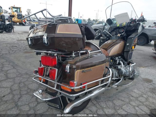 1982 HONDA GL1100 1HFSC022XCA232415 Photo 3