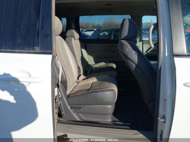 KNDMB5C15H6315754 KIA SEDONA LX