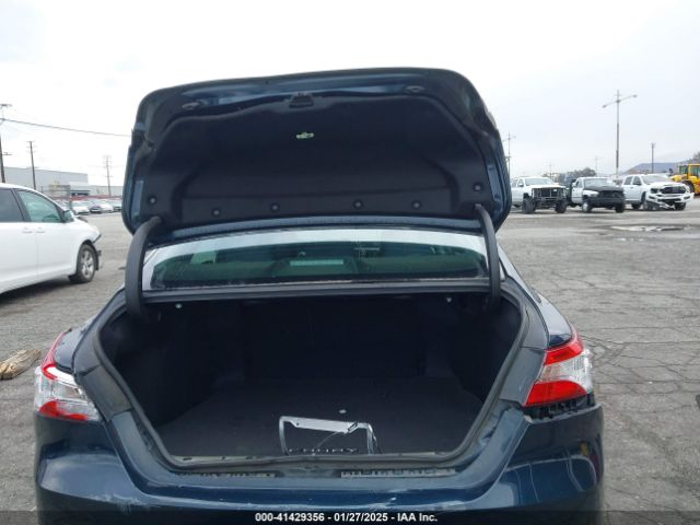 4T1B31HK1JU500573 Toyota Camry Hybrid Le