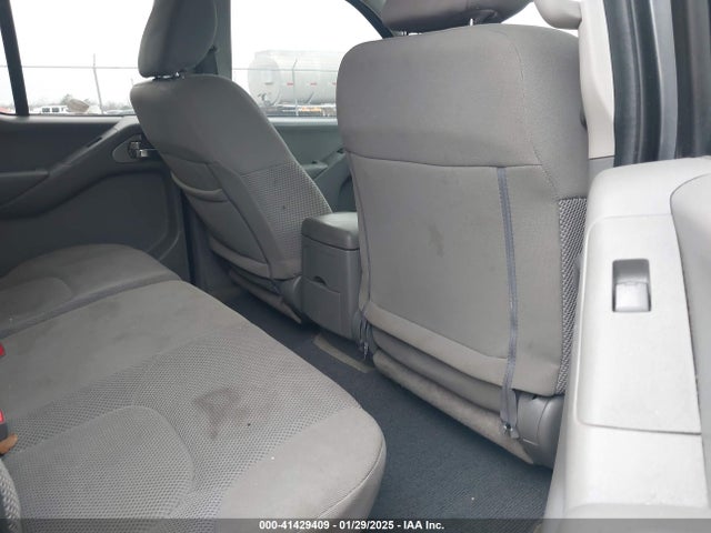 1N6AD0ER0JN711523 Nissan Frontier Sv