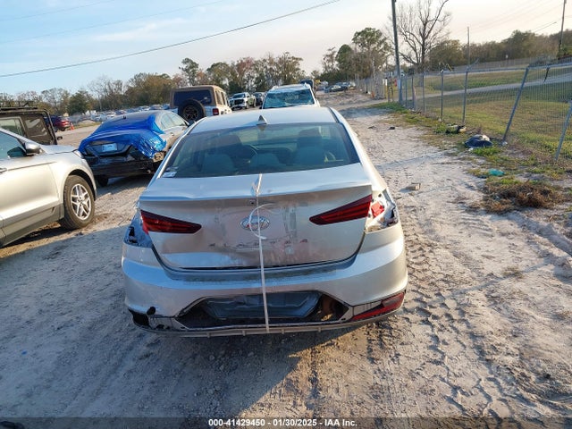 Hyundai ELANTRA SEL 2019 5NPD84LF8KH455248 Image 16