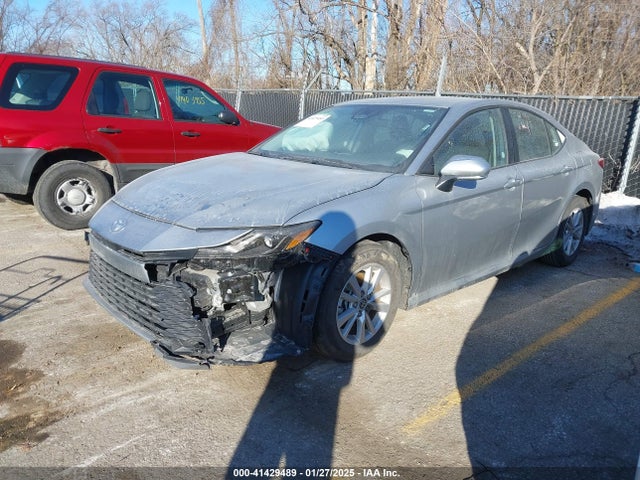 Toyota CAMRY LE 2025 4T1DAACK1SU515808 Image 2