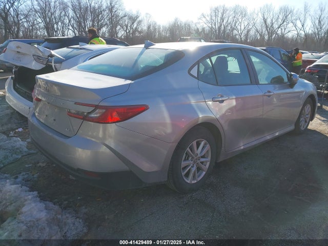 Toyota CAMRY LE 2025 4T1DAACK1SU515808 Image 4
