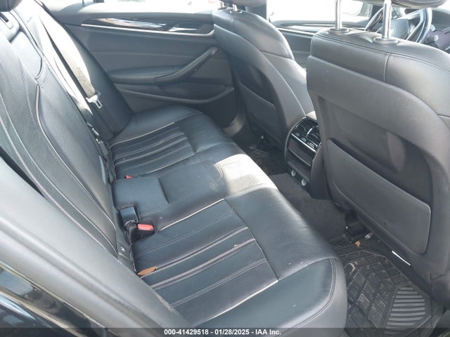 WBAJA5C5XKBX87386 BMW 530I