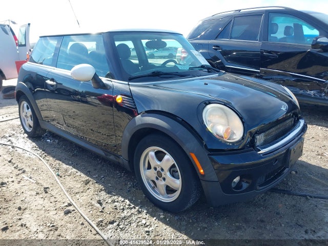 2010 MINI COOPER WMWMF3C51ATZ27322 Photo 0
