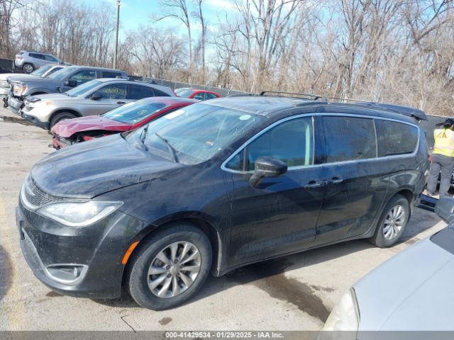 2C4RC1FG9JR102669 Chrysler Pacifica Touring Plus