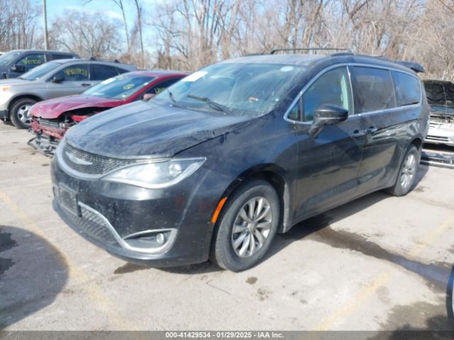 2C4RC1FG9JR102669 Chrysler Pacifica Touring Plus