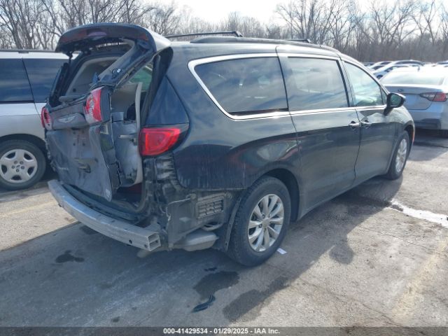 2C4RC1FG9JR102669 Chrysler Pacifica Touring Plus