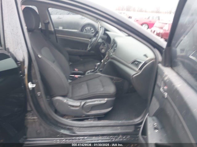 5NPD74LF5JH402752 Hyundai ELANTRA SE
