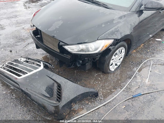 5NPD74LF5JH402752 Hyundai ELANTRA SE