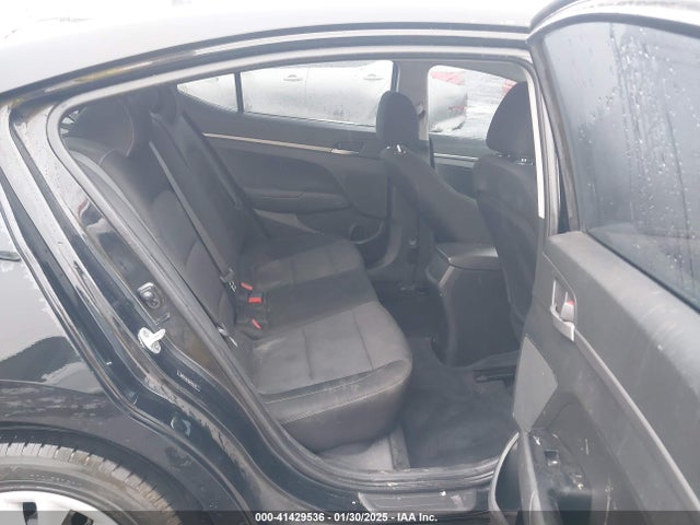 5NPD74LF5JH402752 Hyundai ELANTRA SE