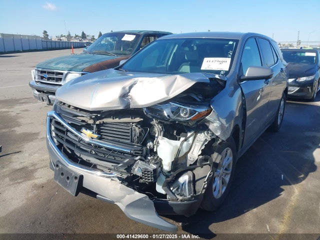 Chevrolet EQUINOX LT 2018 3GNAXSEV8JL114422 Image 2