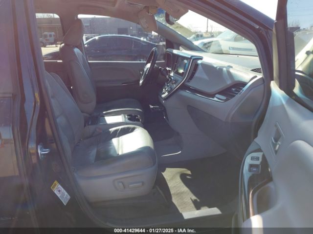 5TDYK3DC2FS612340 Toyota Sienna Xle/limited