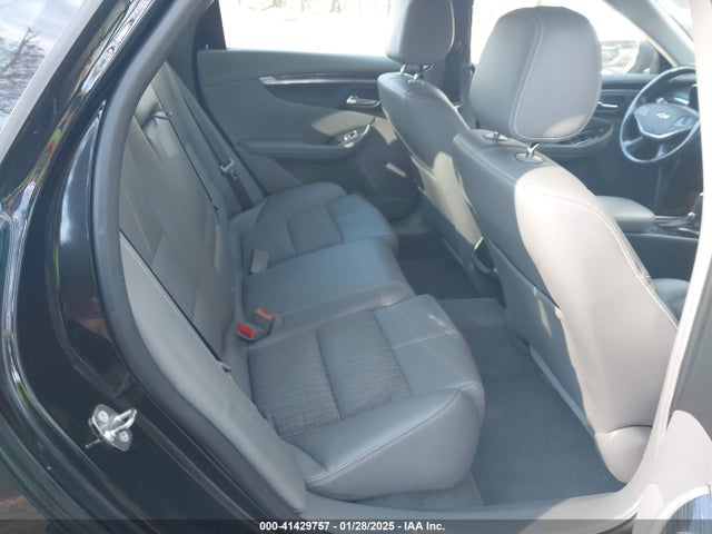 Chevrolet IMPALA 1LT 2018 2G1105S37J9128843 Image 8