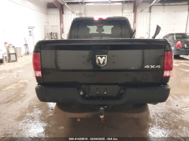 1C6RR7FG6JS246610 RAM 1500 Express  4x4 6'4 Box
