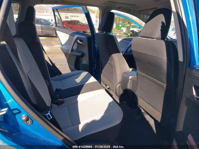 JTMRFREV5JJ231843 Toyota Rav4 Adventure/xle