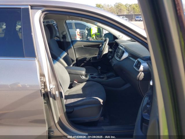 5XYPGDA51GG179486 KIA Sorento 3.3l Lx