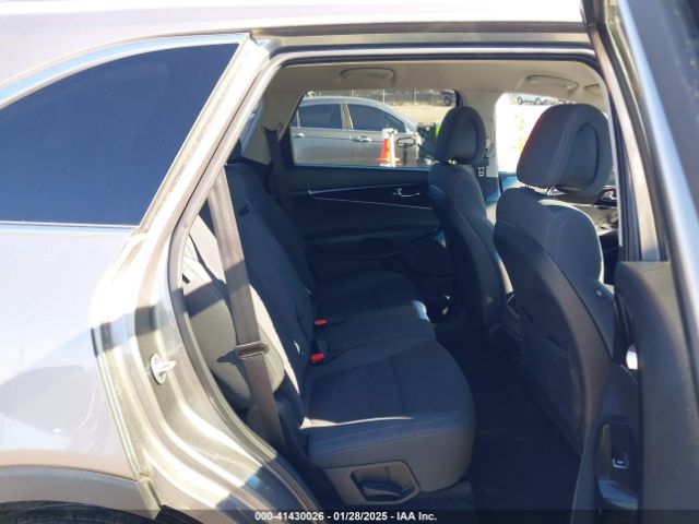 5XYPGDA51GG179486 KIA Sorento 3.3l Lx