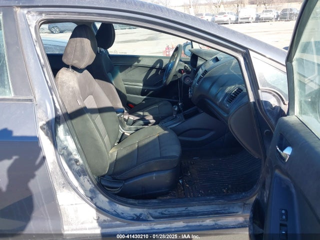 KIA Forte 5-door Lx 2016 KNAFK5A81G5621683 Image 5