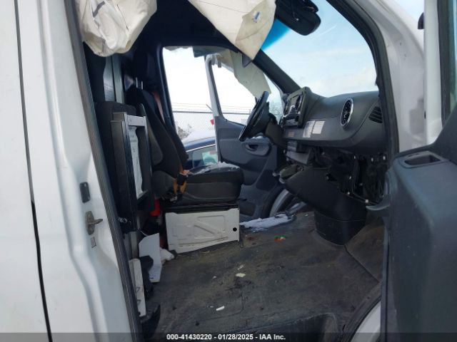 WD3PF1CD3KP062854 Mercedes-Benz Sprinter 2500 High Roof V6