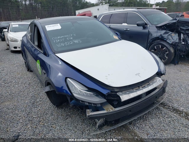 5YJYGDED8MF122985 Tesla Model Y Standard Range Rear-wheel Drive