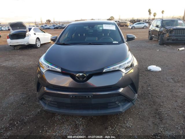 JTNKHMBX1K1048022 Toyota C-HR LE