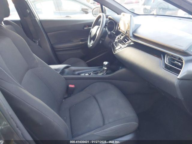 JTNKHMBX1K1048022 Toyota C-HR LE