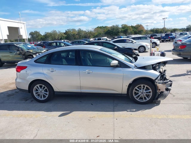1FADP3F29JL237566 Ford FOCUS SE