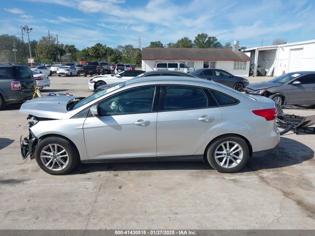 1FADP3F29JL237566 Ford FOCUS SE