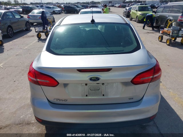 1FADP3F29JL237566 Ford FOCUS SE