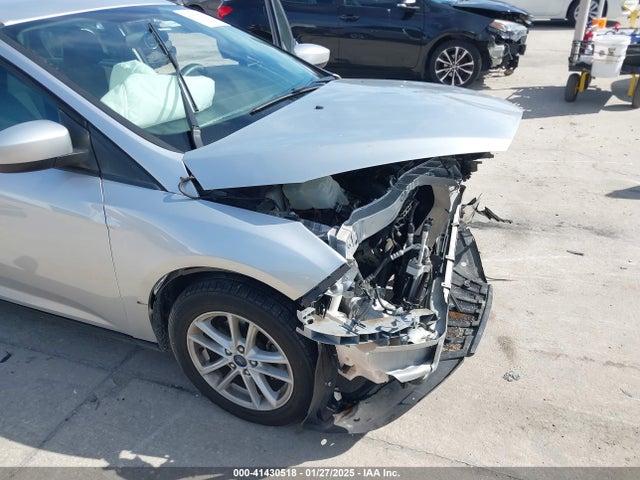 1FADP3F29JL237566 Ford FOCUS SE