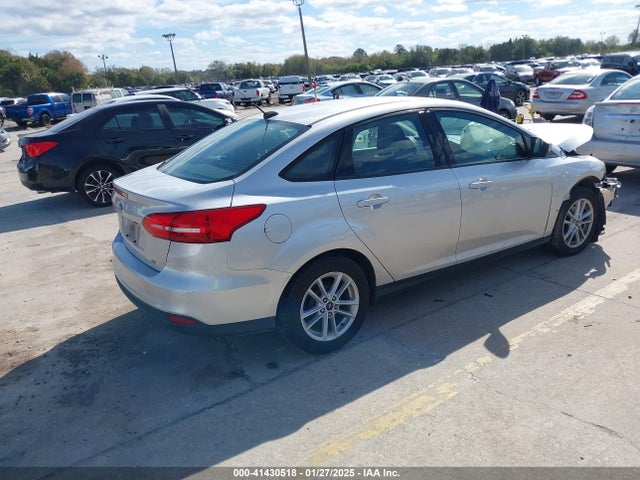 1FADP3F29JL237566 Ford FOCUS SE