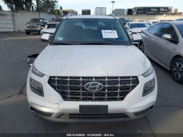KMHRC8A34PU235621 Hyundai Venue Sel