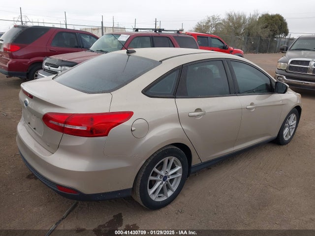 Ford FOCUS SE 2017 1FADP3F25HL295622 Image 4