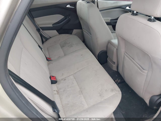 Ford FOCUS SE 2017 1FADP3F25HL295622 Image 8