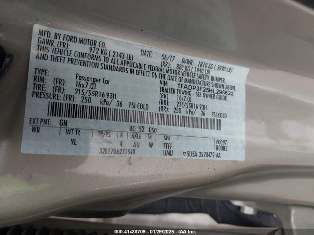 Ford FOCUS SE 2017 1FADP3F25HL295622 Image 9