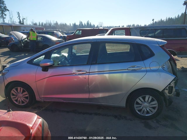 Honda FIT LX 2016 JHMGK5H5XGX039460 Image 15