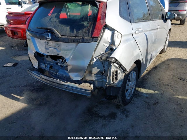 Honda FIT LX 2016 JHMGK5H5XGX039460 Image 18