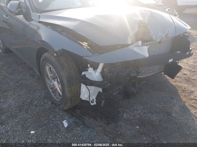 KMHLL4DG5SU875925 Hyundai ELANTRA SE
