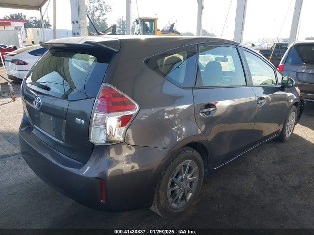 Toyota Prius V Two 2015 JTDZN3EU3FJ037441 Image 4