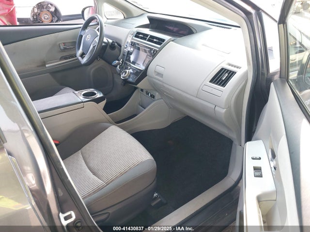 Toyota Prius V Two 2015 JTDZN3EU3FJ037441 Image 5