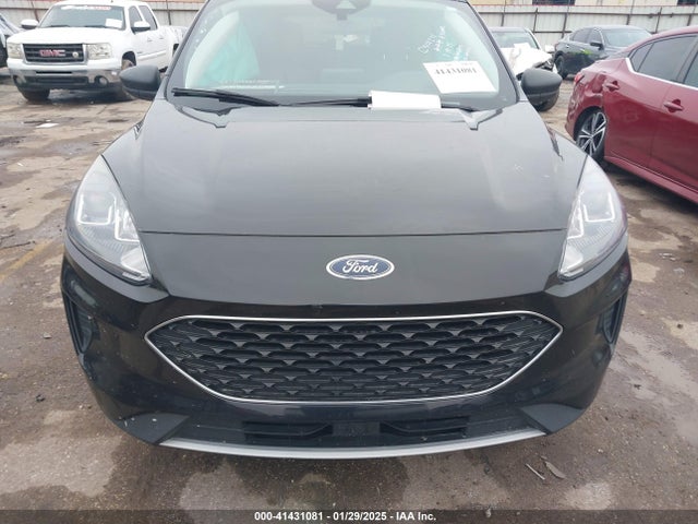 1FMCU0G67NUA55813 Ford ESCAPE SE