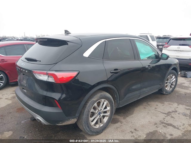 1FMCU0G67NUA55813 Ford ESCAPE SE
